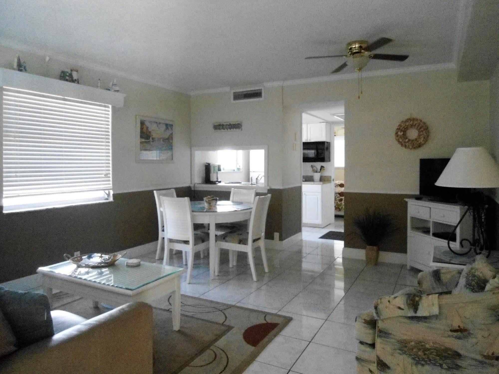 Malyn Resort St. Pete Beach Extérieur photo